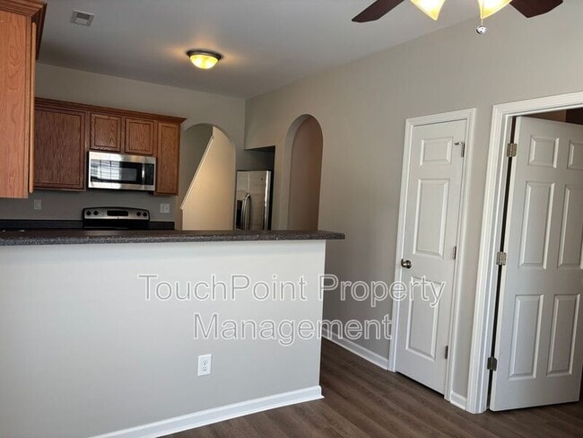 Building Photo - 3833 Fircrest Dr