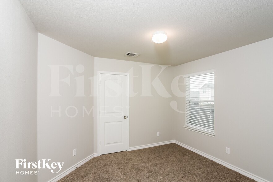 Building Photo - 5931 Forte Falls