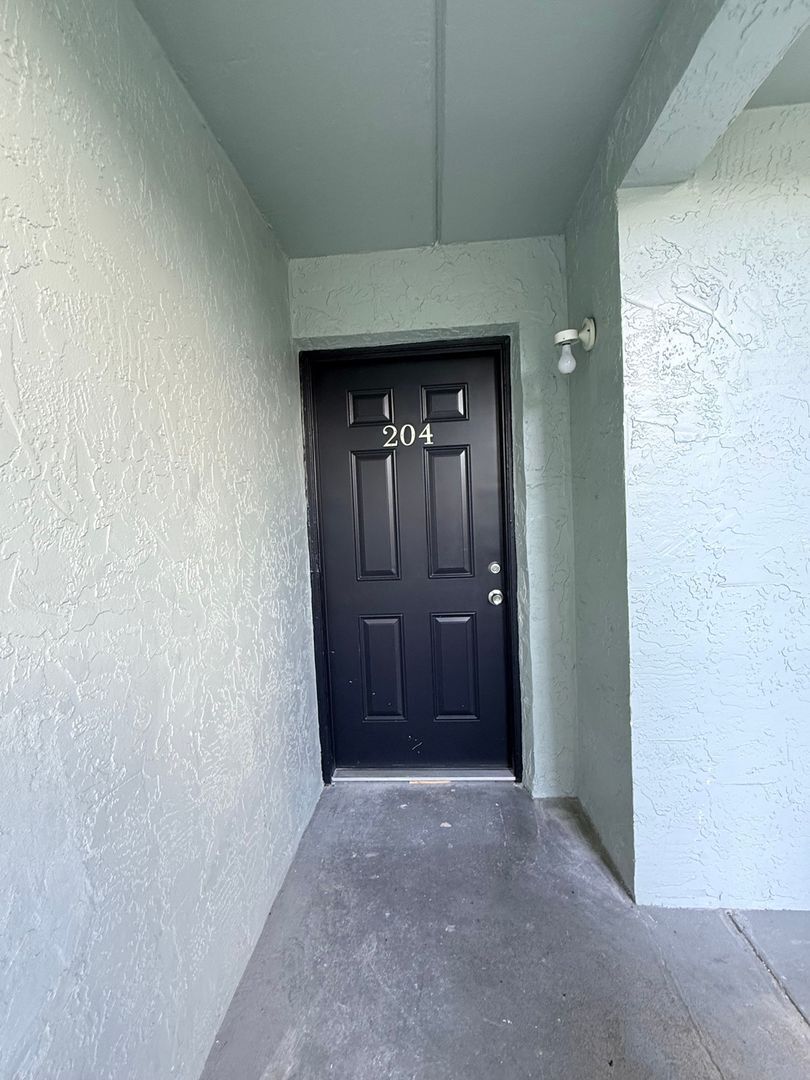 Building Photo - 14417 Americana Cir