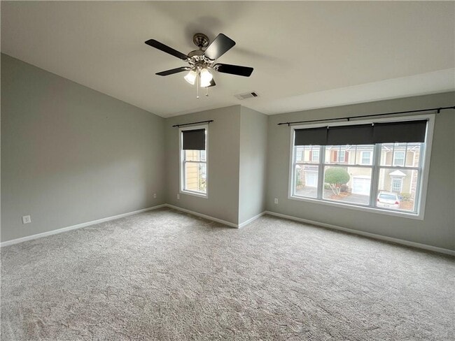 Building Photo - 2048 Lakeshore Overlook Dr