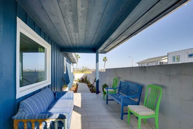 Building Photo - 1146 Seacoast Dr