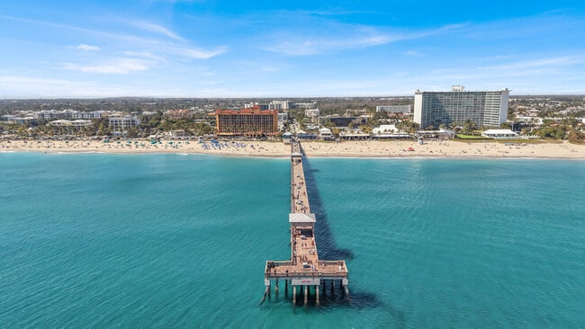 Building Photo - 875 SE 13th Ave