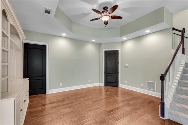 Building Photo - 5861 Yoshino Cherry Ln NE