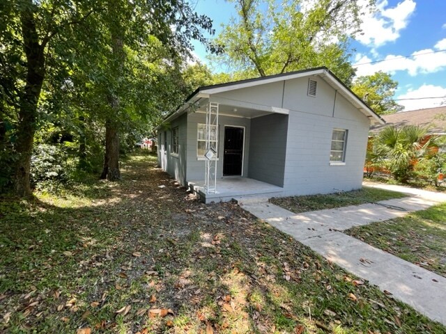 Building Photo - 1570 W 31st St