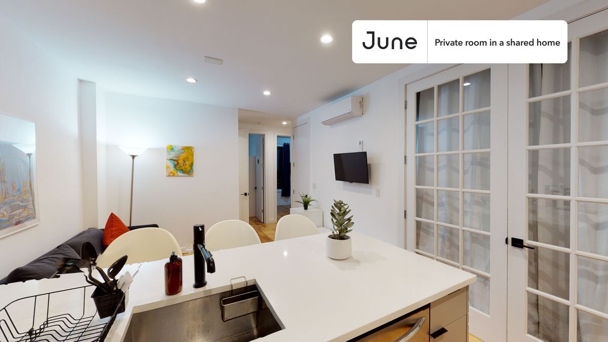 Building Photo - Room in Shared 4 bed/2 bath home