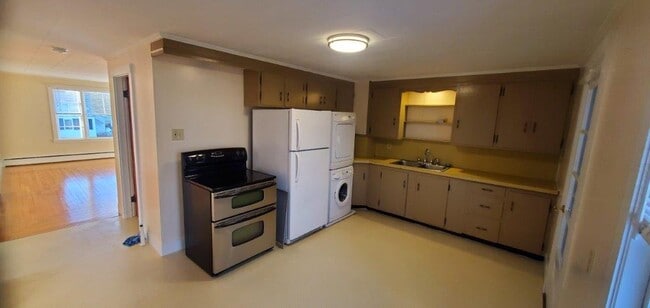 Kitchen - 351 Main St