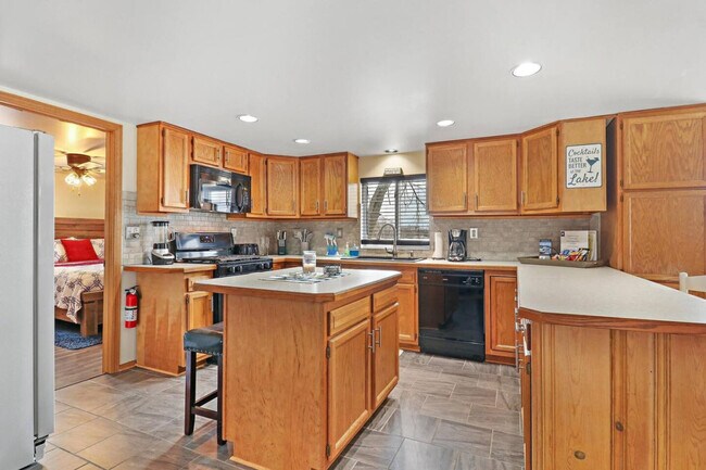 Building Photo - 36946 N Waterside Ln