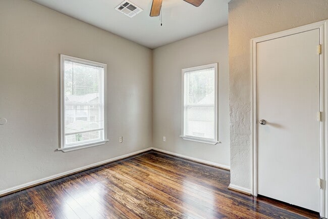 Building Photo - 440 Elm Ave