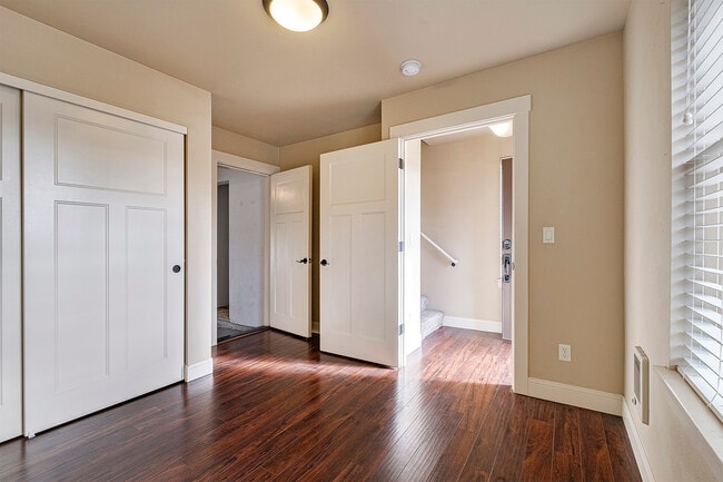 Building Photo - 14427 SW Meridian St