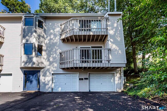 Building Photo - 60 Overlook Ave