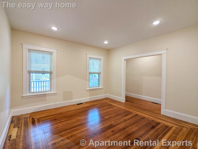 Building Photo - 8 Lowell Cir