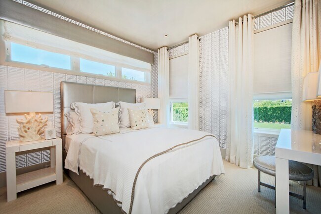 Building Photo - 1377 Meadow Ln