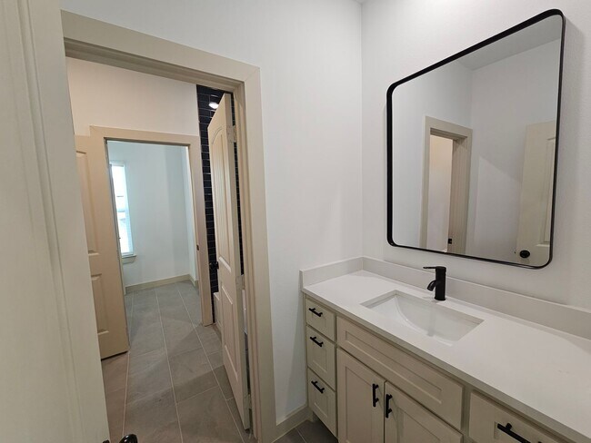 Building Photo - BRAND NEW BUILD!!