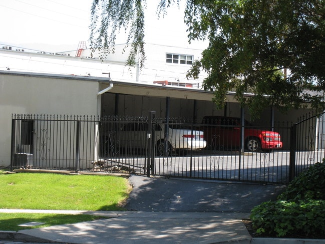 Building Photo - 142 Monterey Rd