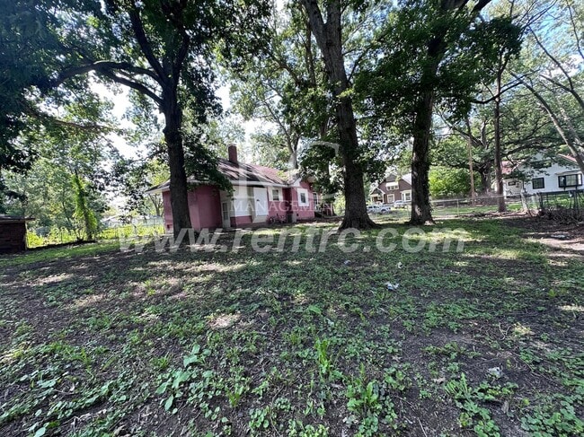 Building Photo - 223 Kentucky-