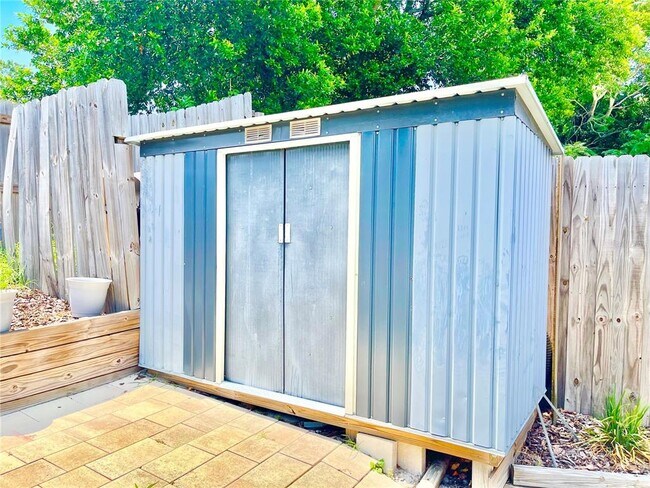 Building Photo - 9011 Ledgestone Ln