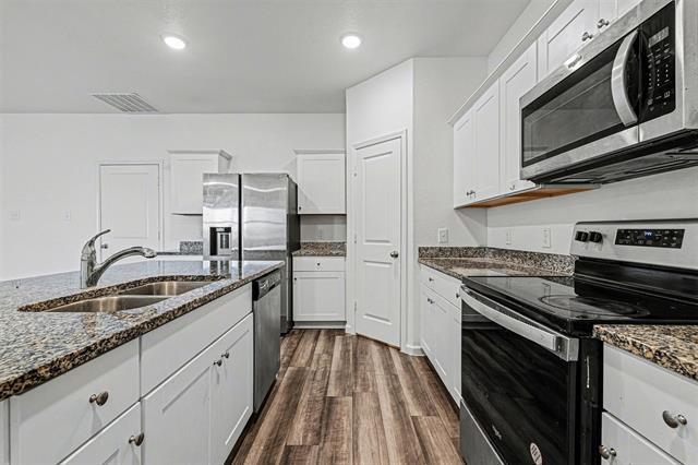 Building Photo - 1806 Chapel Hl Rd