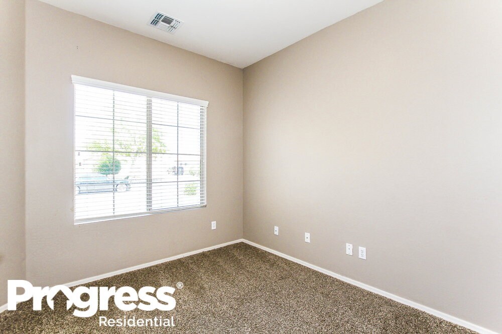 Building Photo - 14133 W Crocus Dr