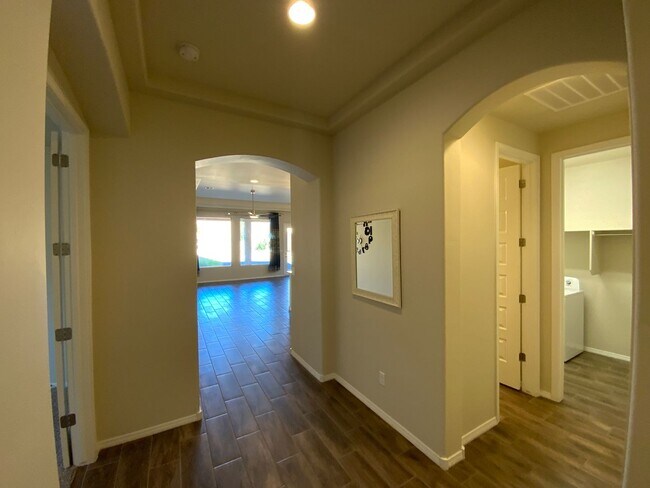 Building Photo - 4 Bedroom Single Story Home Available Near...