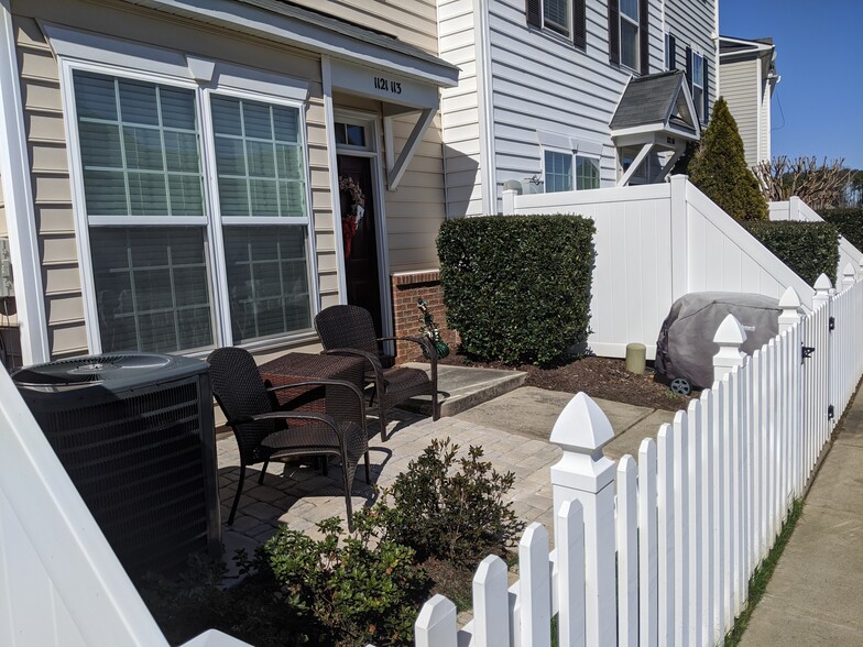 Building Photo - 1121 Consortium Dr.