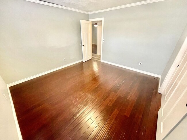 Building Photo - 3 Bedroom, 2 bath house