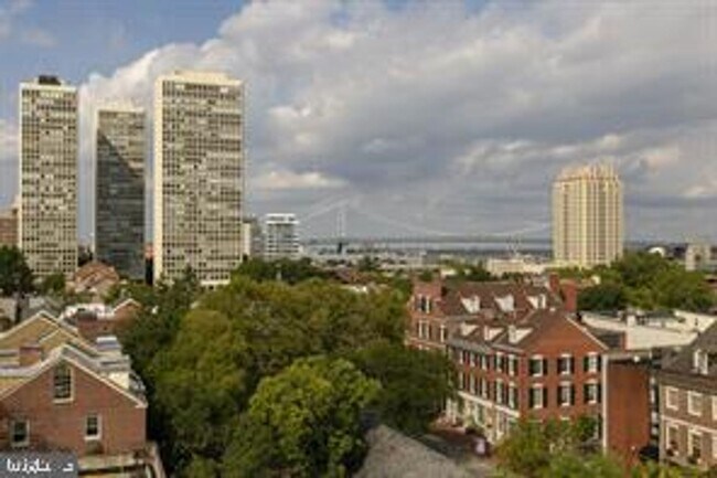 Building Photo - Bi-Level Penthouse with 3 Balconies & Delaware River Views | 3 Bed, 3 Bath | Society Hill