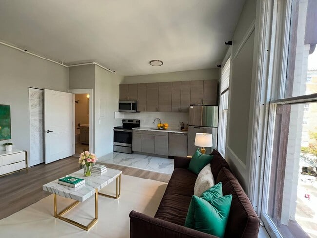 Building Photo - 5 Broadway