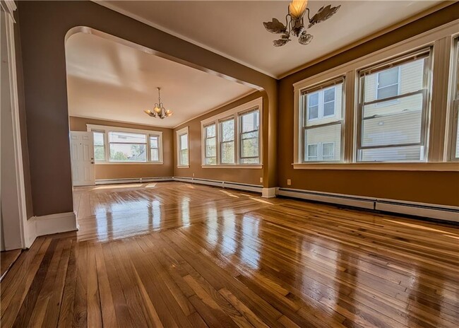 Building Photo - 364 Academy Ave