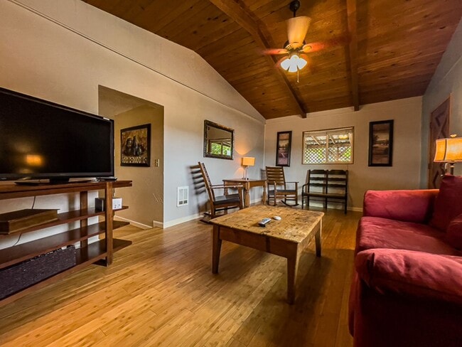 Building Photo - Arnold House