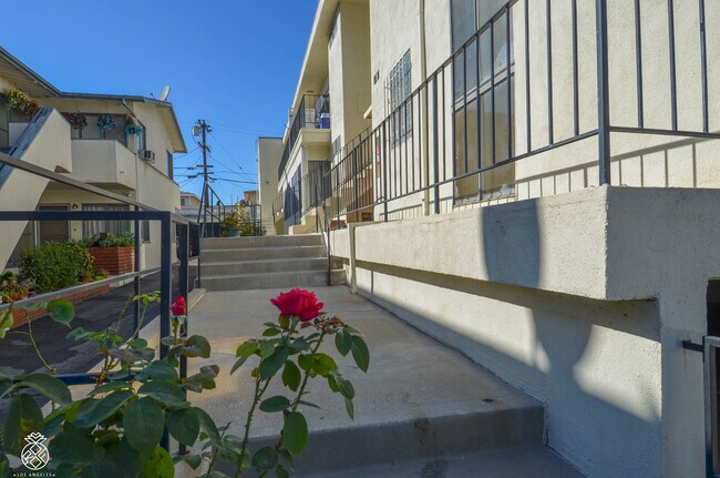 Building Photo - 1017 S Bedford St