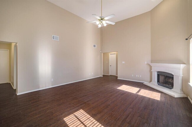 Building Photo - 1019 Leeds Castle Walk