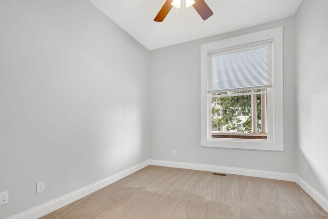 Building Photo - 645 N College Ave