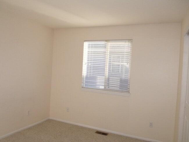 Building Photo - Highlands Ranch 2-Story (22AS)