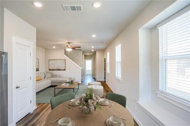 Building Photo - 17404 Bay Skipper Dr