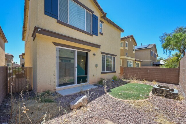 Building Photo - NW 3 bedroom!! Community Pool!! Playground...
