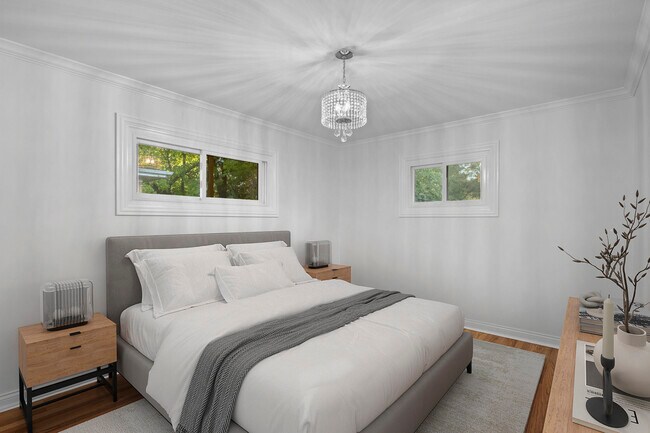 Building Photo - 223 Kenloch Ave