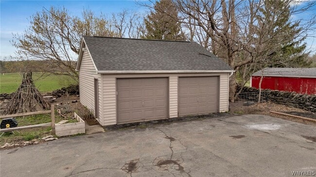 Building Photo - 9060 Main St