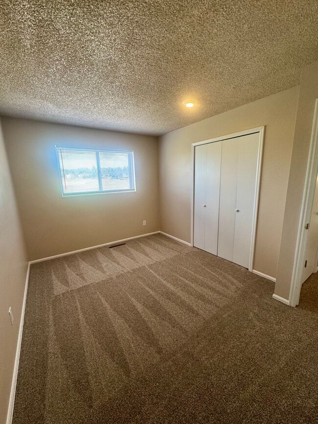 Building Photo - 4 Bedroom Home in Village 7, Centrally Loc...