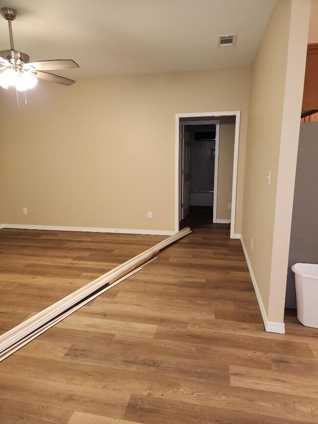 Building Photo - 4925 Catahoula Dr
