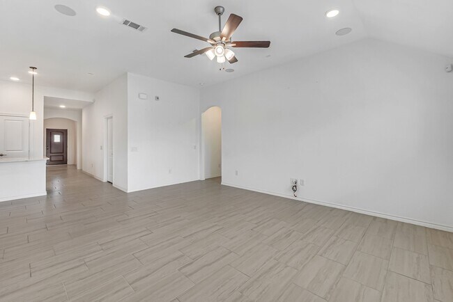 Building Photo - 15702 Rosemary Hl Ln