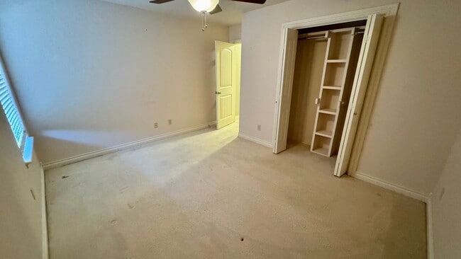 Building Photo - Spacious Stonegate Retreat with Home Office & Outdoor Living