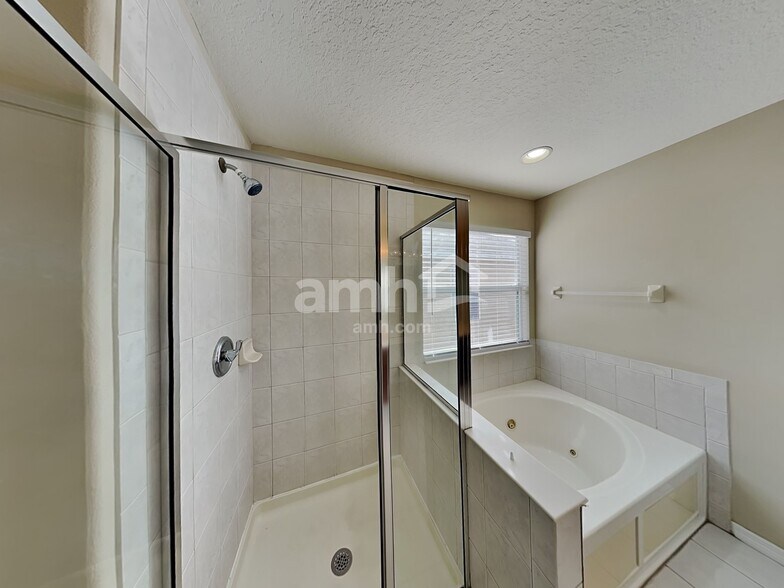 Building Photo - 12109 Tree Haven Ave