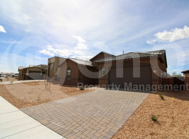 Primary Photo - 7924 S Desert Indigo Dr