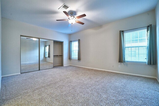 Building Photo - 2816 Holly Hall St