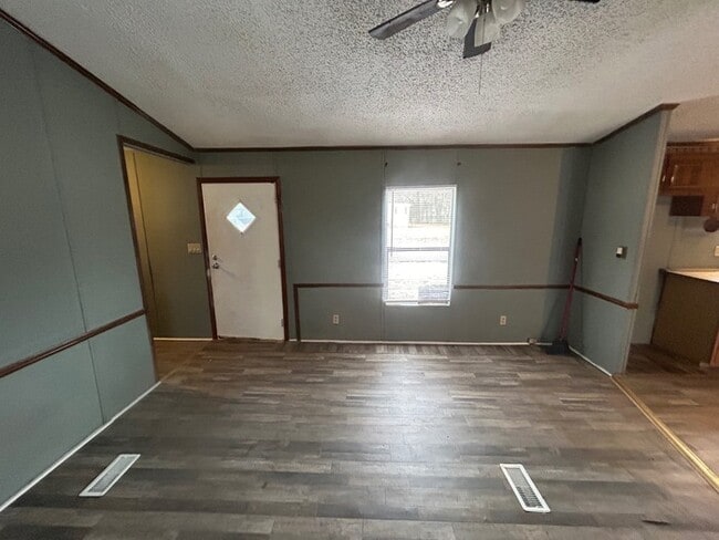 Building Photo - 201 Williams Cir