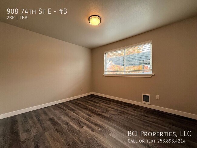 Building Photo - 908 74th St E