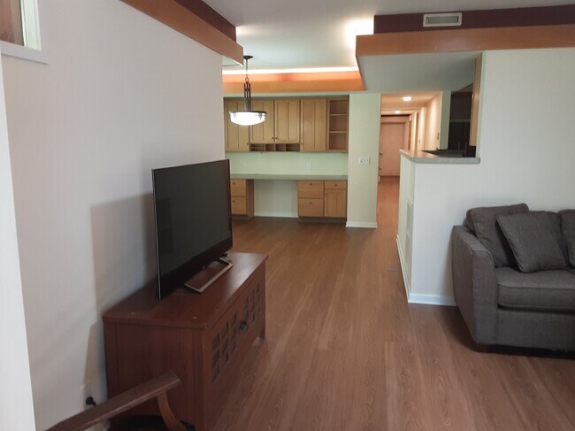 Building Photo - 3501 Strawberry Loop