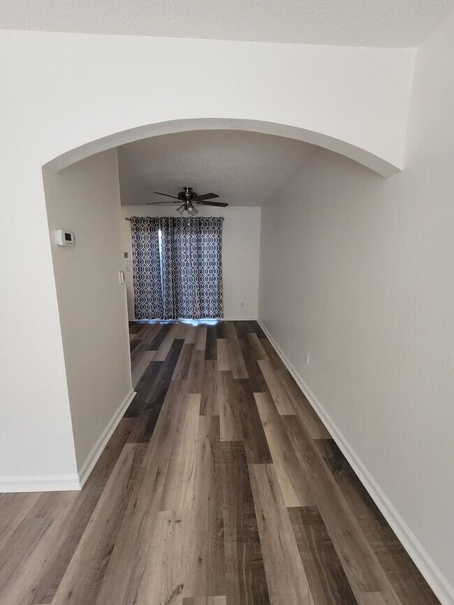 Building Photo - 2 br, 2 bath House - 7734 La Mancha Way