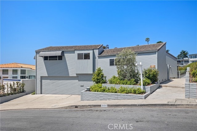 Building Photo - 504 Avenida La Costa