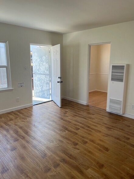 Building Photo - 1222 S Dunsmuir Ave